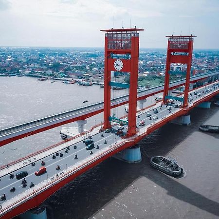 Oyo 2025 Wisma Musdalifa Palembang Buitenkant foto