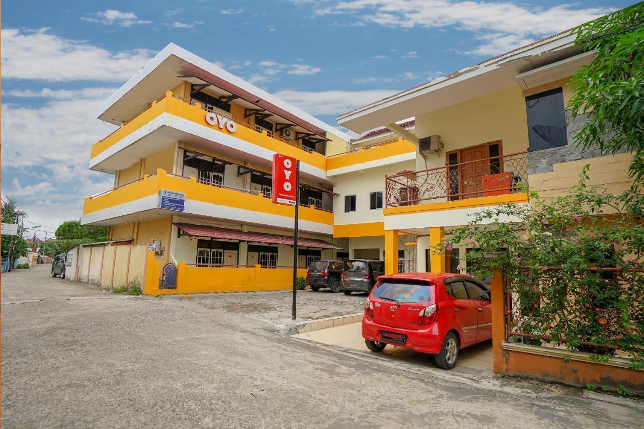 Oyo 2025 Wisma Musdalifa Palembang Buitenkant foto