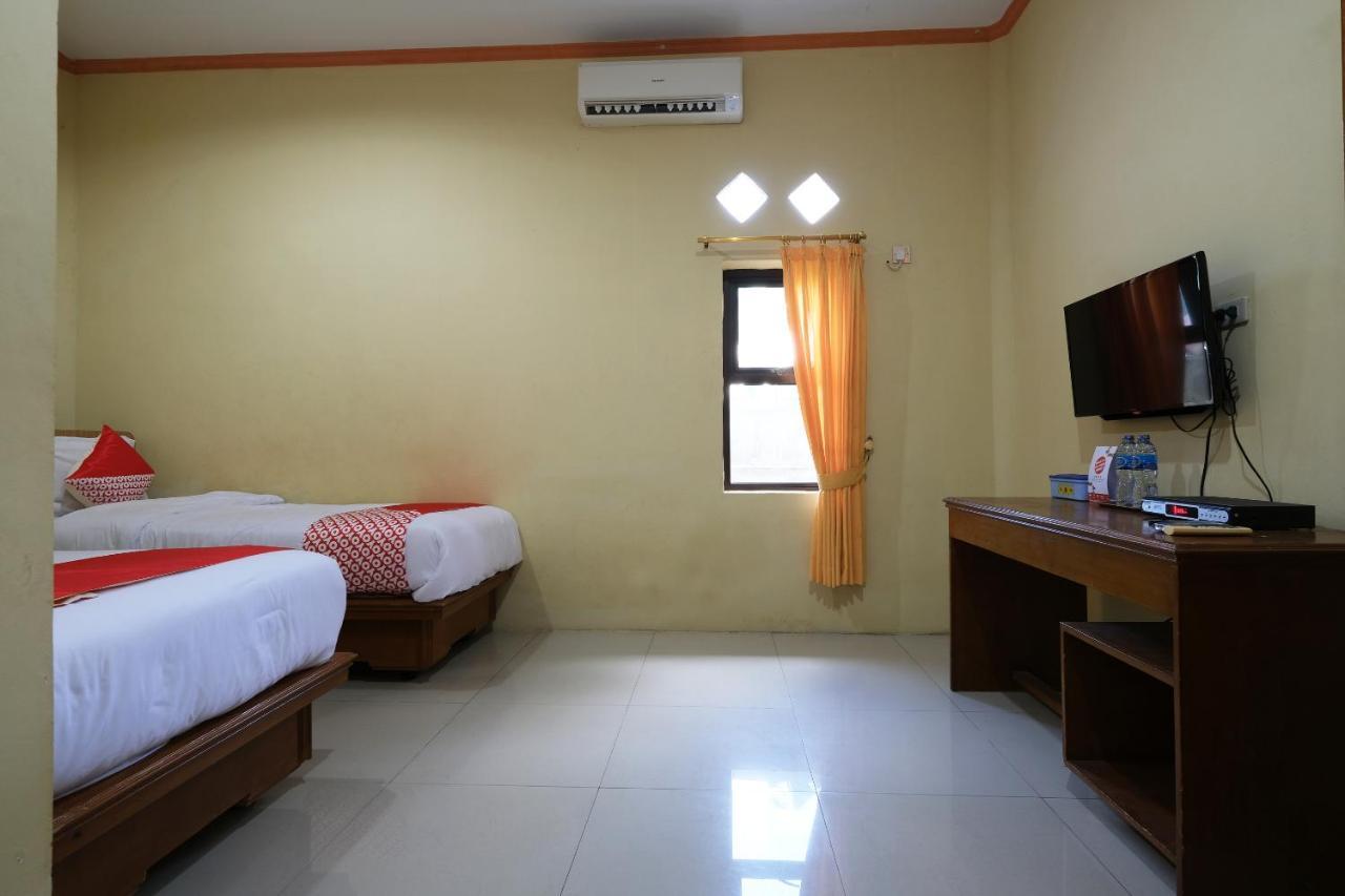 Oyo 2025 Wisma Musdalifa Palembang Buitenkant foto