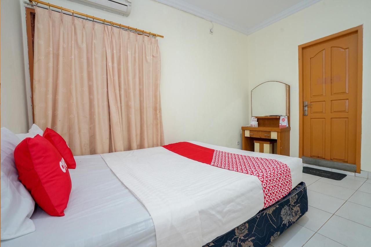 Oyo 2025 Wisma Musdalifa Palembang Buitenkant foto