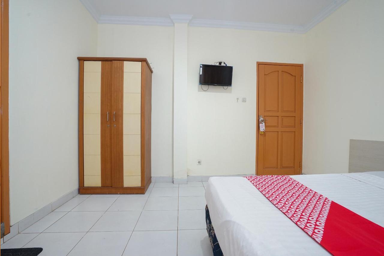 Oyo 2025 Wisma Musdalifa Palembang Buitenkant foto