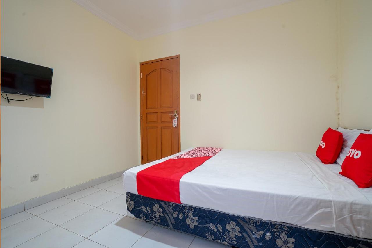 Oyo 2025 Wisma Musdalifa Palembang Buitenkant foto
