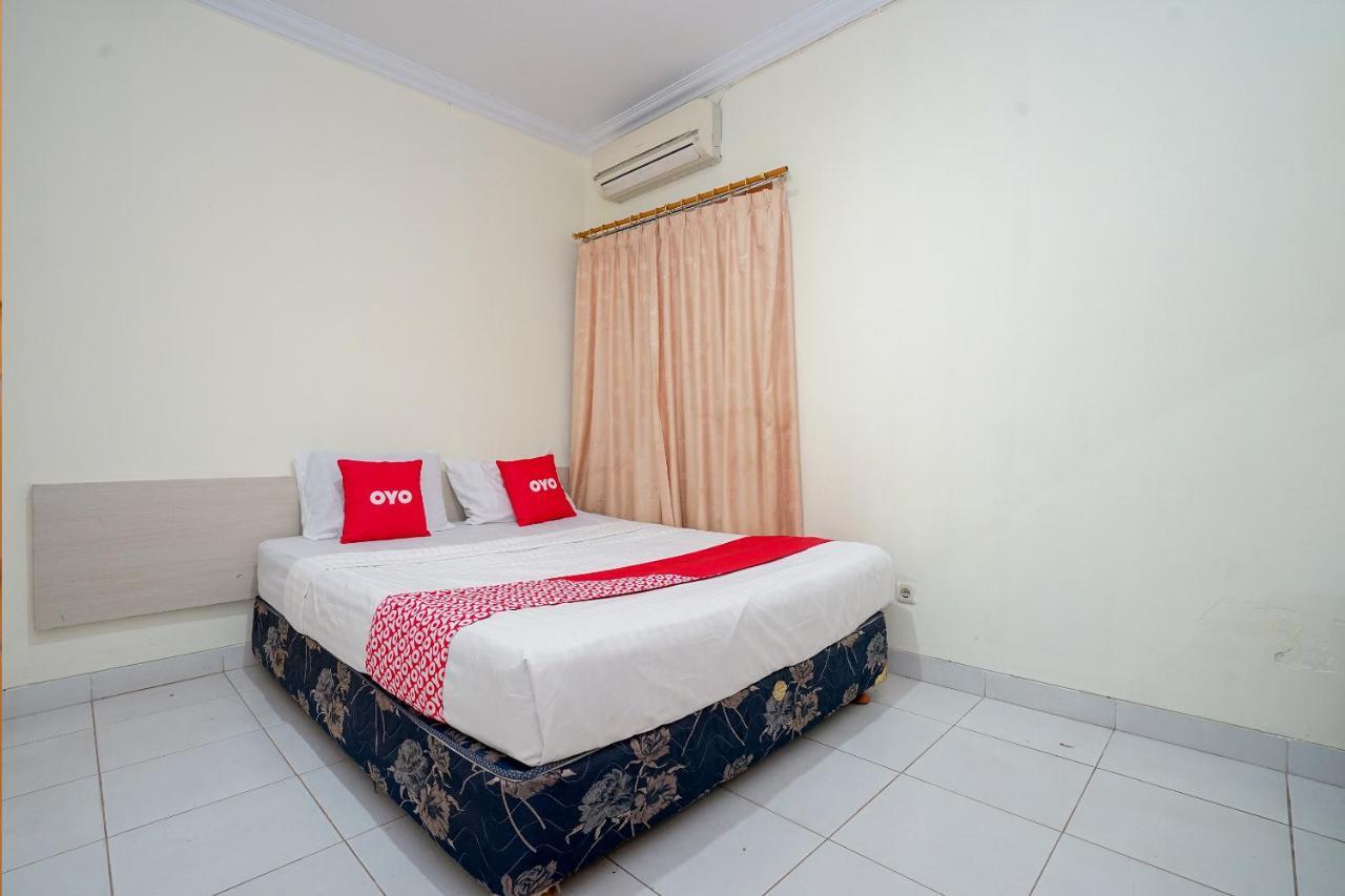 Oyo 2025 Wisma Musdalifa Palembang Buitenkant foto