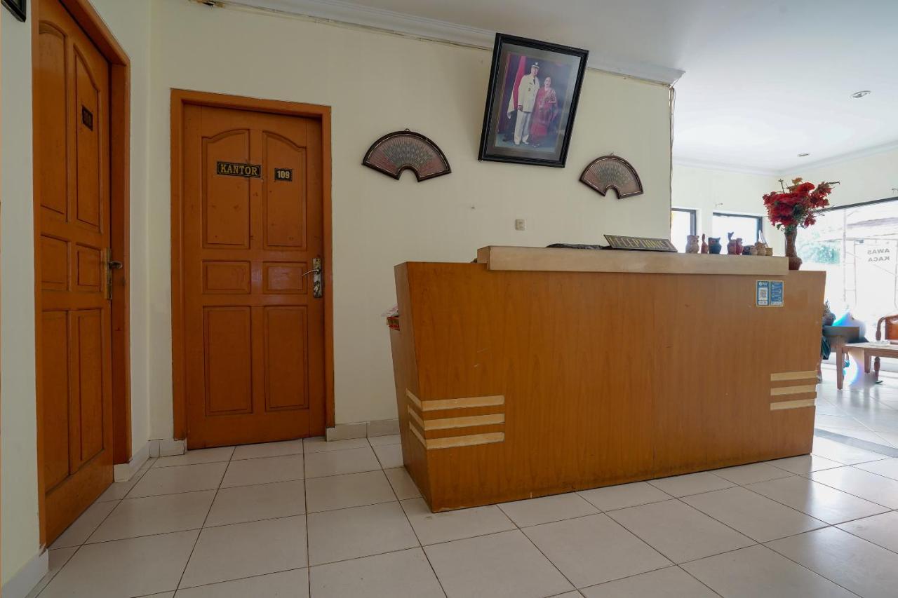 Oyo 2025 Wisma Musdalifa Palembang Buitenkant foto